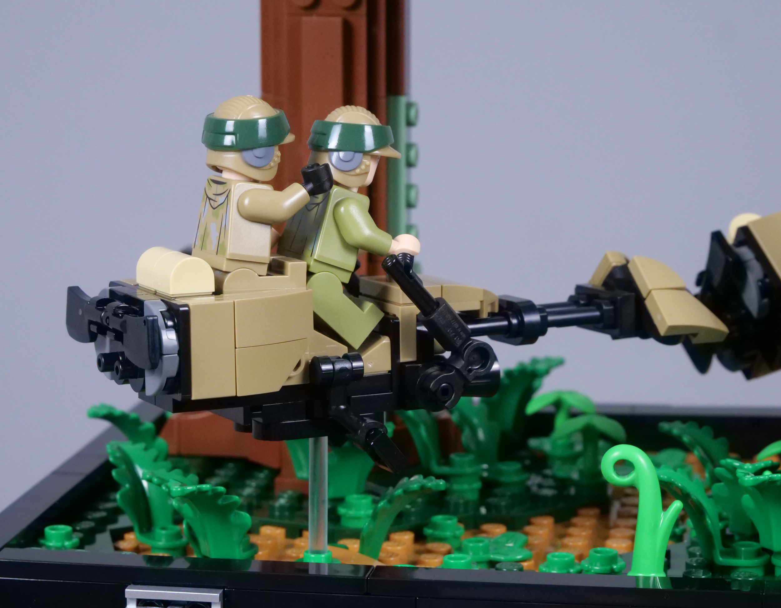 LEGO Star Wars 75353 Endor Speeder Chase review | Brickset